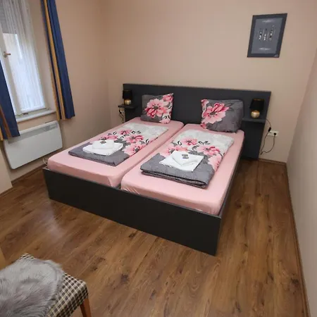 Moselgasse * Целль-ан-дер-Мозель